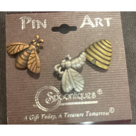 Spoontiques Jewelry - Spoontiques Bee/Beehive Vintage Pewter/Gold Pin Art - Approx 3/4 In Each